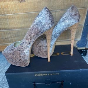Peep Toe High Heel Platform pumps